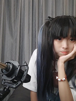 高三学妹和两个学长玩3P