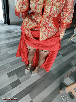 真实与亲大姐乱伦礼服、穿婚纱、内射